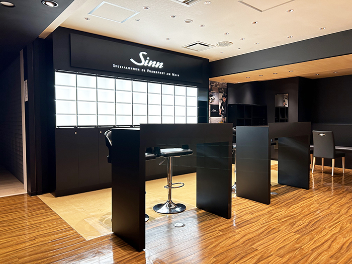 【Sinn DEPOT Fukuoka（ジンデポフクオカ）】店舗デザイン　時計ショップ　内装デザイン　商品陳列什器