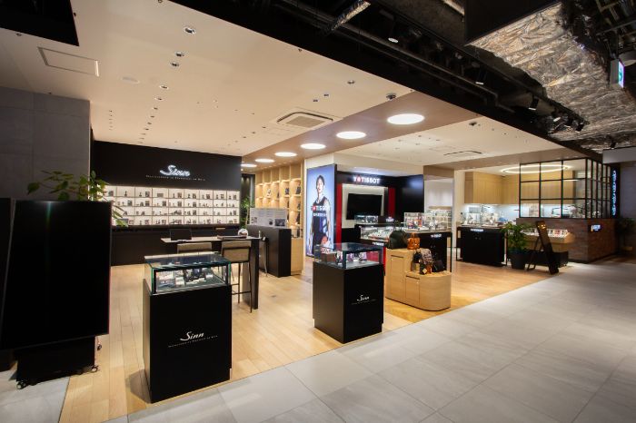 小林時計店　入り口