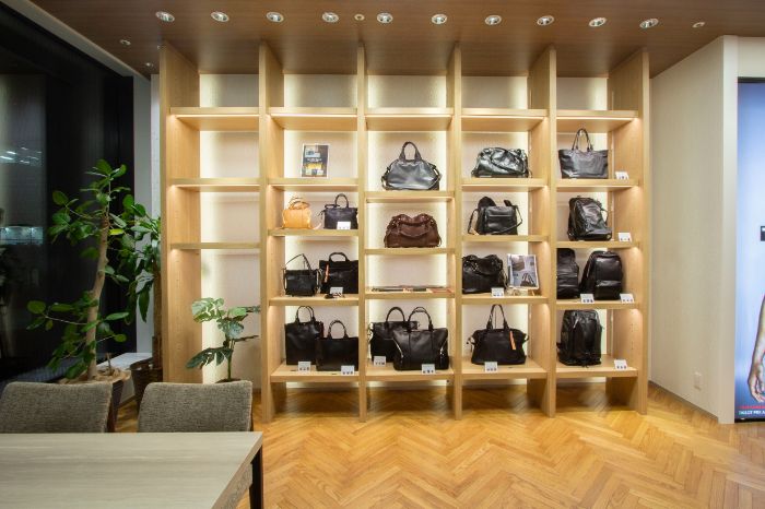小林時計店　売り場
